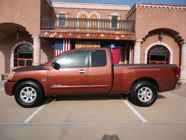 Nissan Titan 2004 photo 1