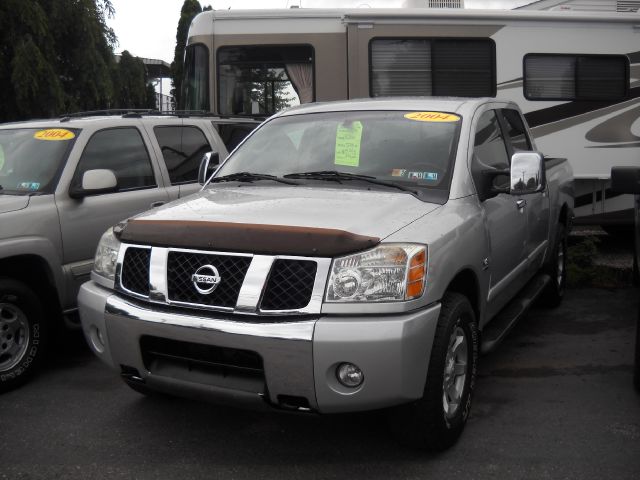 Nissan Titan 2004 photo 2