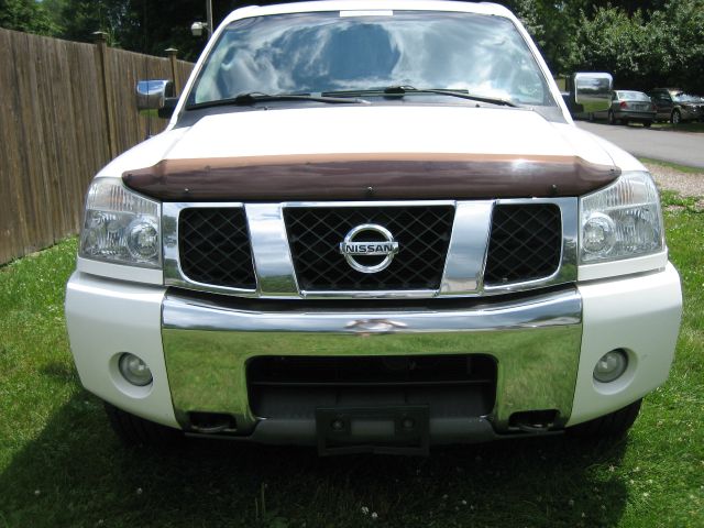 Nissan Titan 2004 photo 2