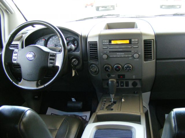 Nissan Titan GLS Touring A/T Pickup Truck