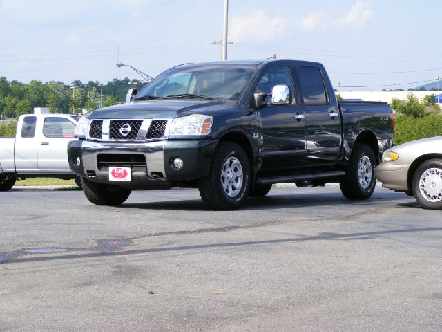 Nissan Titan 2004 photo 19