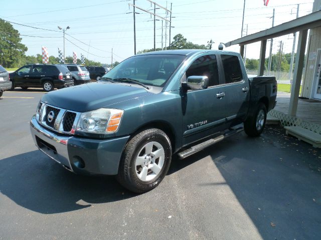 Nissan Titan 2005 photo 2