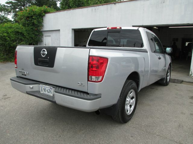 Nissan Titan 2005 photo 2