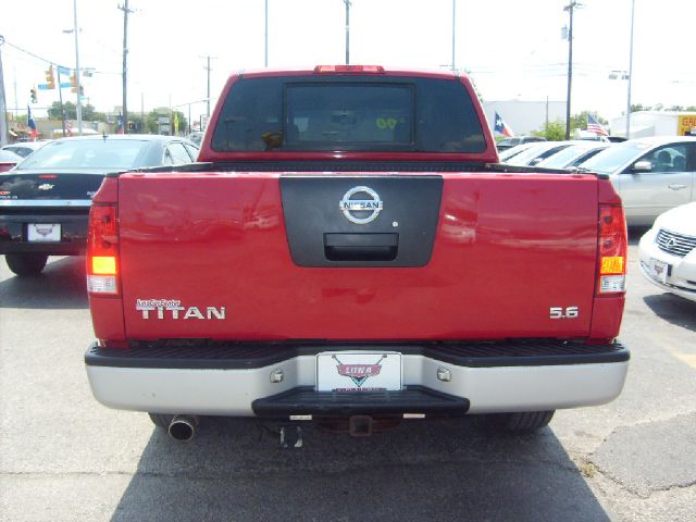 Nissan Titan 2005 photo 1