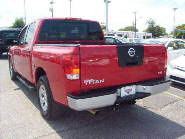 Nissan Titan 2005 photo 2