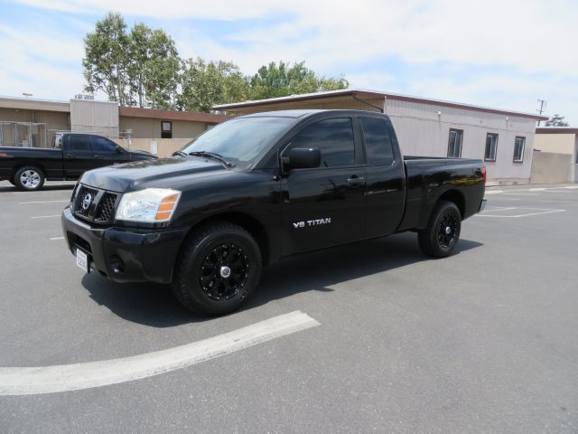 Nissan Titan 2005 photo 1