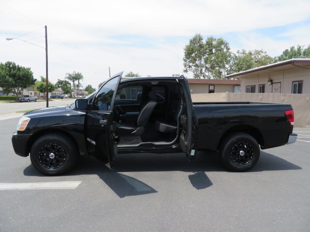 Nissan Titan 2005 photo 4