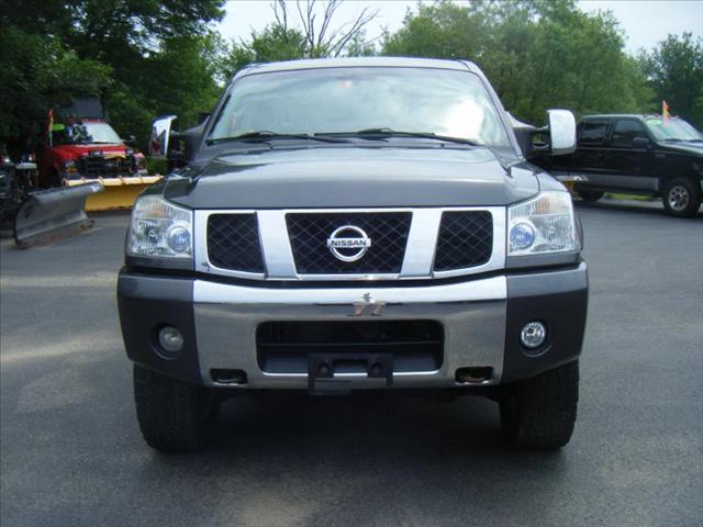 Nissan Titan 2005 photo 2