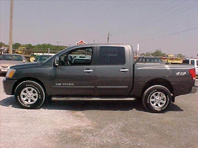 Nissan Titan 2005 photo 1