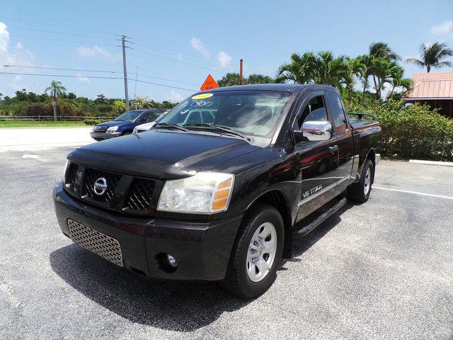 Nissan Titan 2005 photo 1