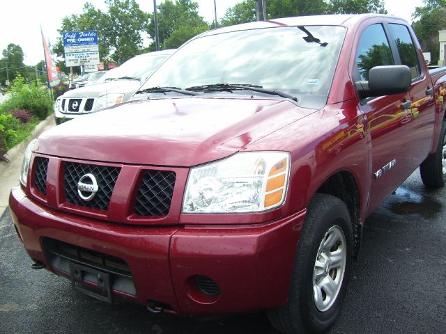 Nissan Titan 2005 photo 2