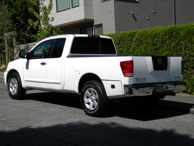 Nissan Titan 2005 photo 2