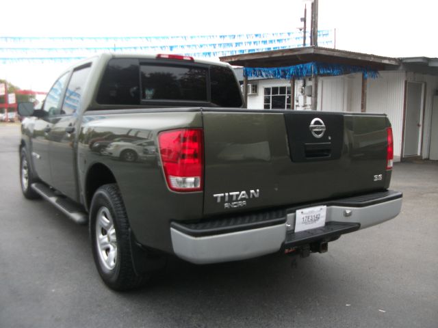 Nissan Titan 2005 photo 1