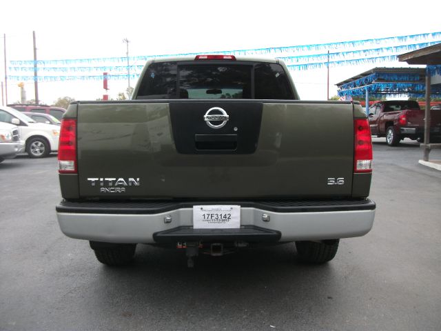 Nissan Titan 2005 photo 2