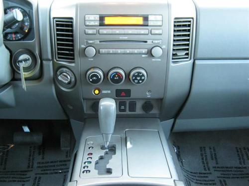 Nissan Titan 2005 photo 2