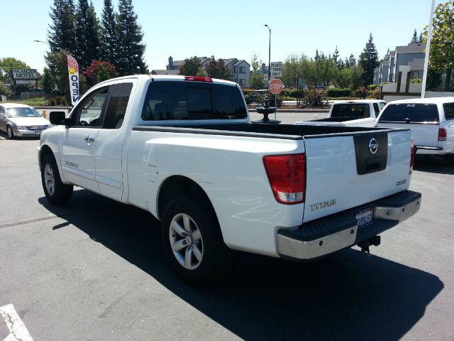 Nissan Titan 2005 photo 3