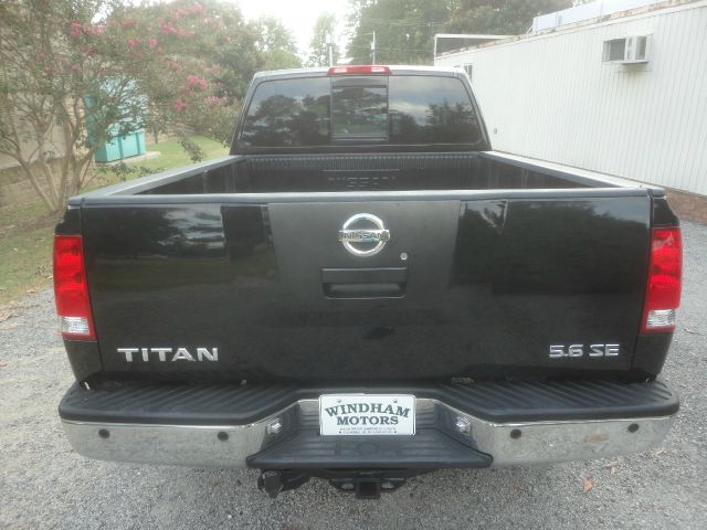 Nissan Titan 2005 photo 2