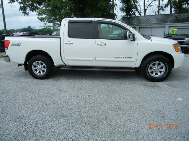 Nissan Titan 2005 photo 2