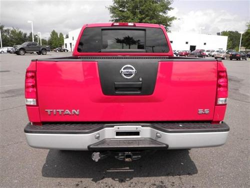 Nissan Titan 2005 photo 2