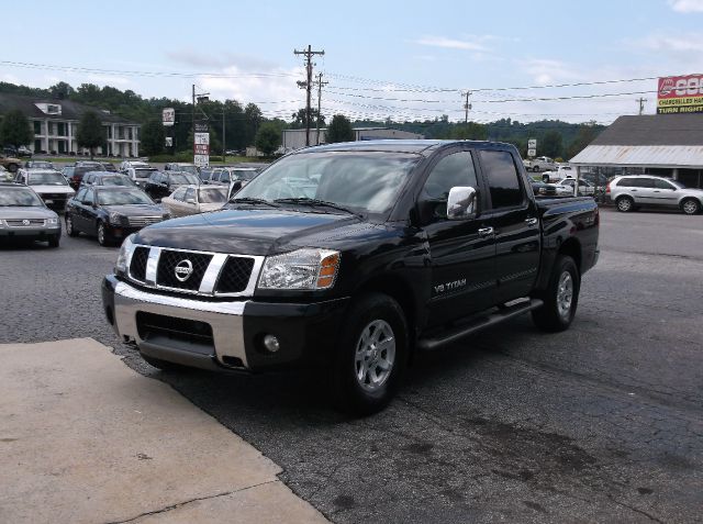 Nissan Titan 2005 photo 1