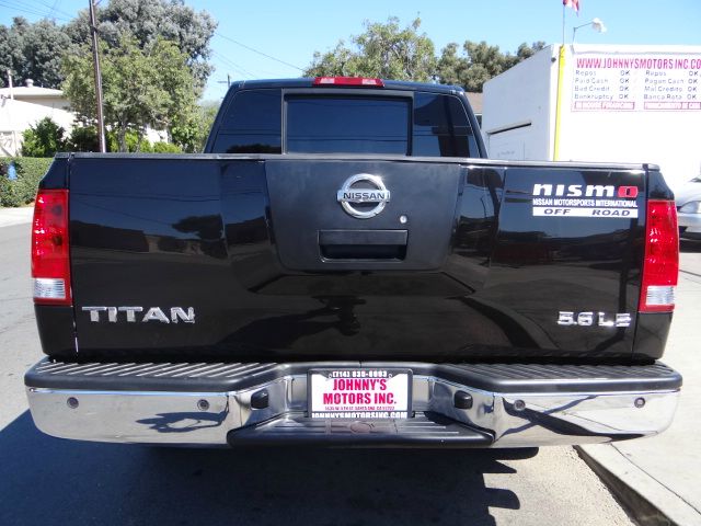 Nissan Titan 2005 photo 2