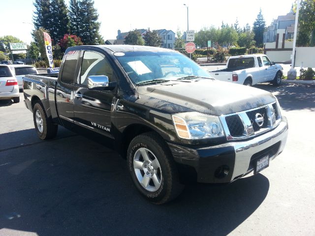 Nissan Titan 2005 photo 2