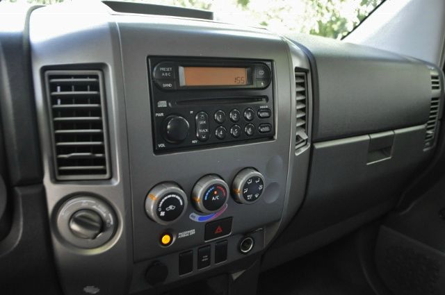 Nissan Titan 2005 photo 1