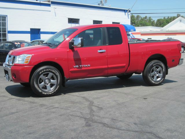 Nissan Titan SE 2WD Pickup Truck