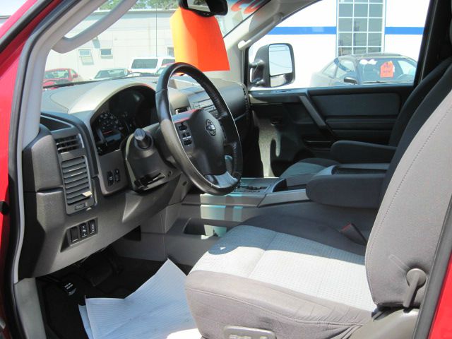 Nissan Titan 2005 photo 1