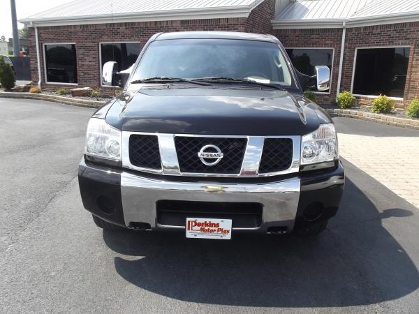 Nissan Titan Lx-4wd Pickup Truck