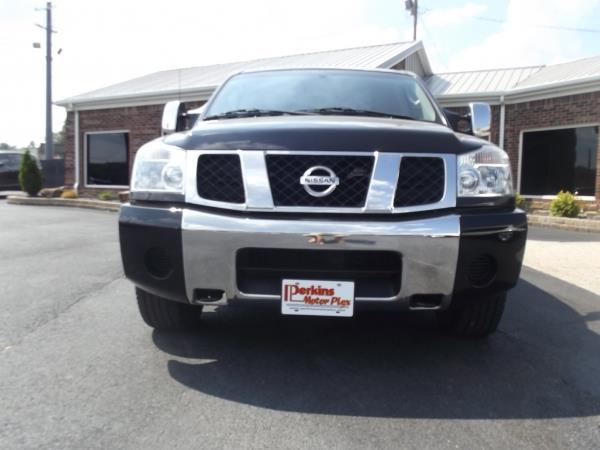 Nissan Titan 2005 photo 1