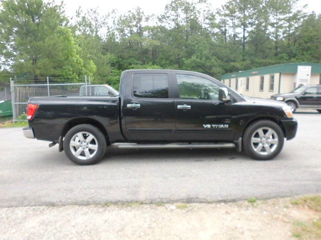 Nissan Titan 4X4 Le3rd Rowone Owner Pickup Truck