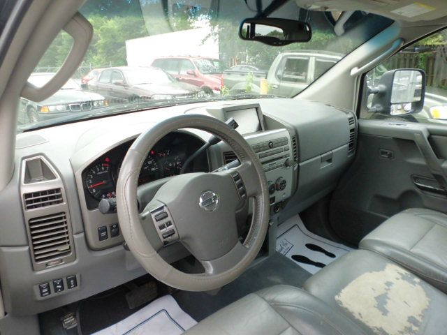 Nissan Titan 2005 photo 1