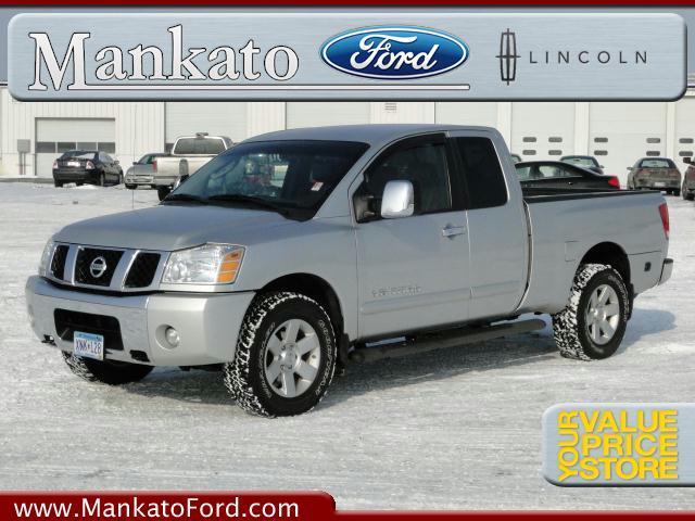 Nissan Titan X Pickup