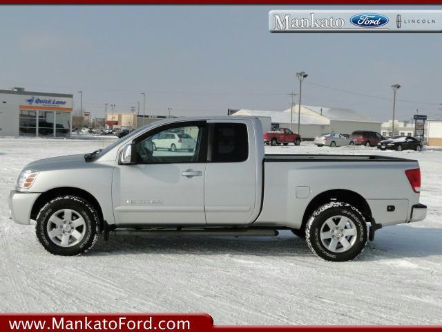 Nissan Titan 2005 photo 1