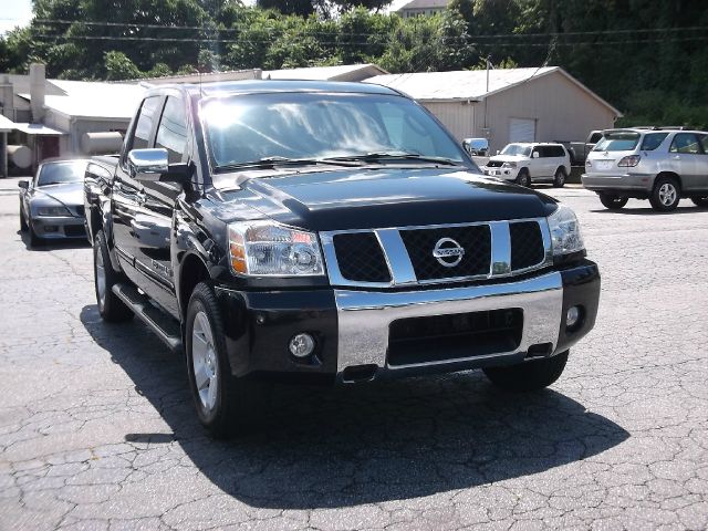 Nissan Titan 2005 photo 1