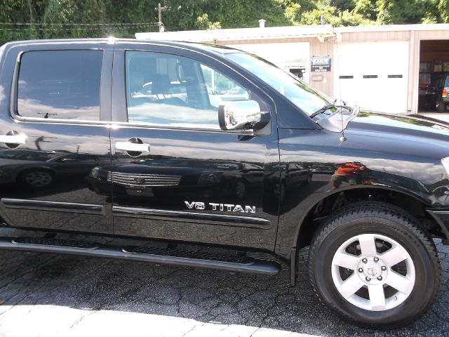 Nissan Titan 2005 photo 2