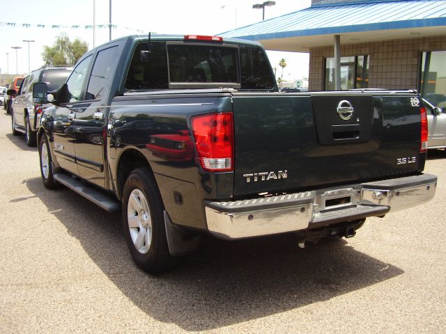 Nissan Titan 2005 photo 2