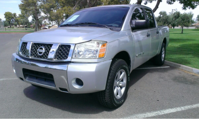 Nissan Titan 2005 photo 1