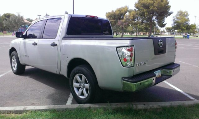 Nissan Titan 2005 photo 2