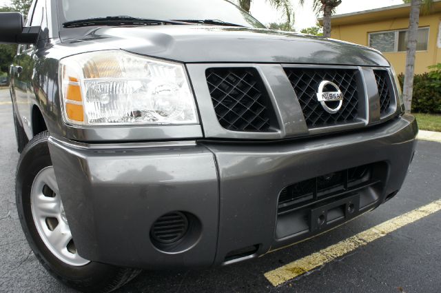 Nissan Titan 2005 photo 1