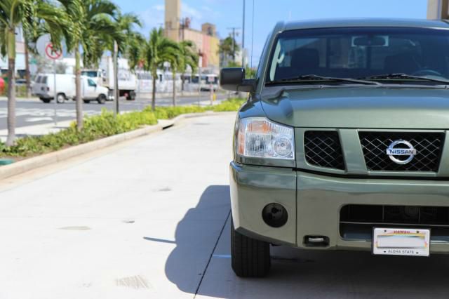 Nissan Titan SE 2WD Pickup Truck