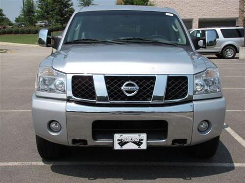 Nissan Titan 2005 photo 1