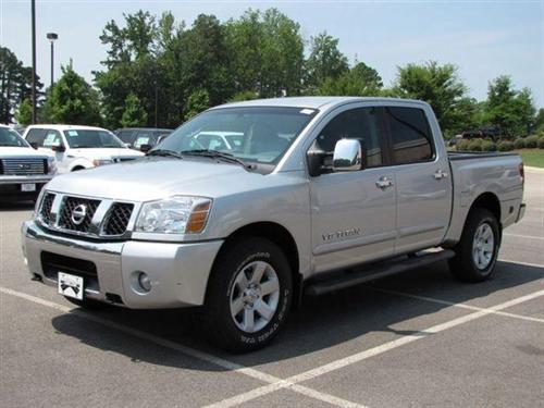 Nissan Titan 2005 photo 2