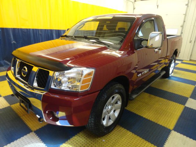 Nissan Titan 2005 photo 2