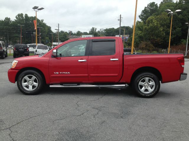 Nissan Titan SE 2WD Pickup Truck