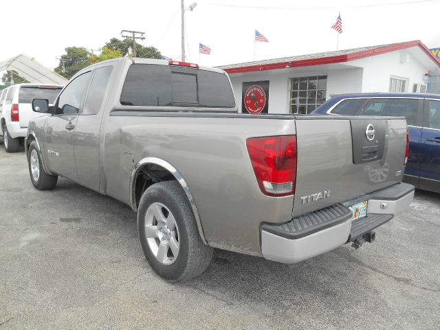 Nissan Titan 3.0is -AWD Pickup Truck