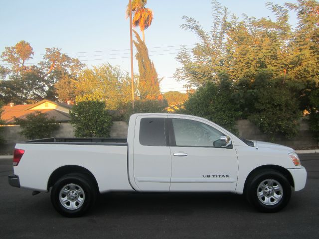 Nissan Titan 2006 photo 2