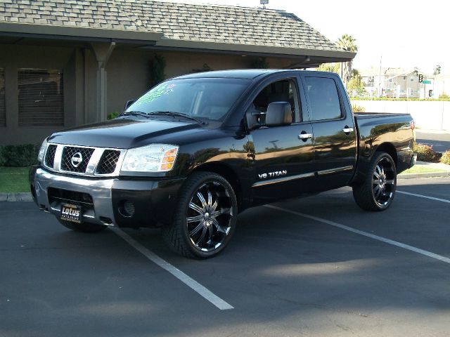 Nissan Titan 2006 photo 2