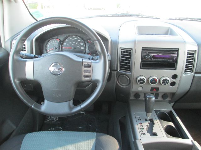 Nissan Titan 2006 photo 2